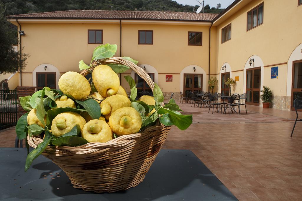 Agriturismo Villa Orchidea 알리 테르메 외부 사진